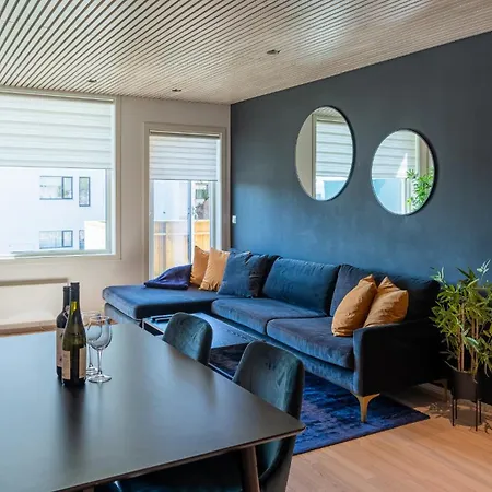 Arctic Homes - Premium Aurora